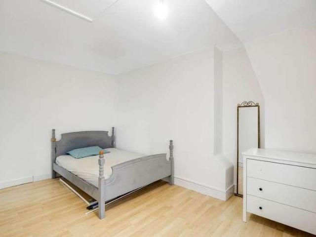 Flat for sale in Holborn, Greater London