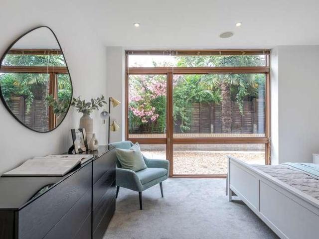 Flat for sale in West Hampstead, Greater London