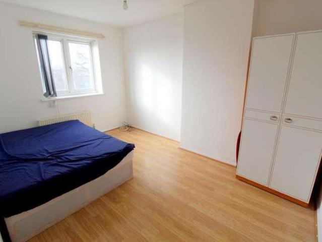 Flat for sale in Slough