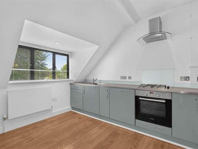 Flat for sale in London Borough of Hounslow, Greater London