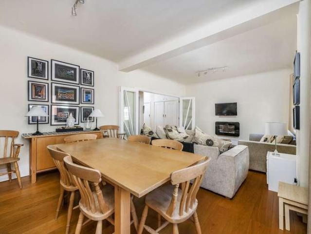 Flat for sale in St. John's Wood, Greater London