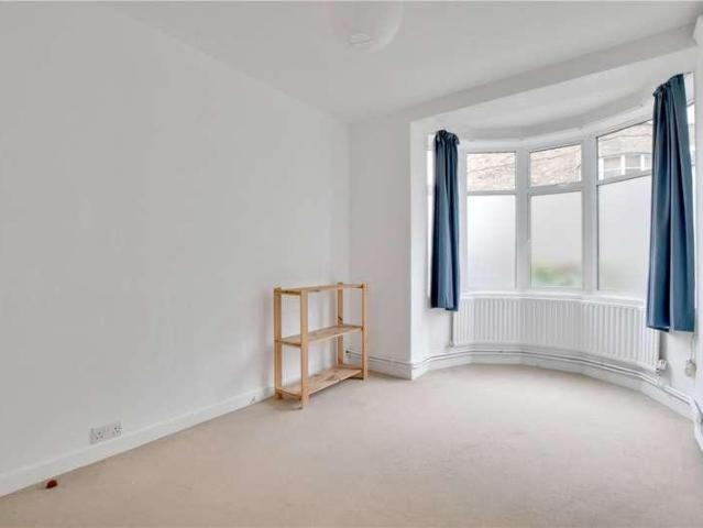 Flat for sale in London Borough of Lewisham, Blackheath