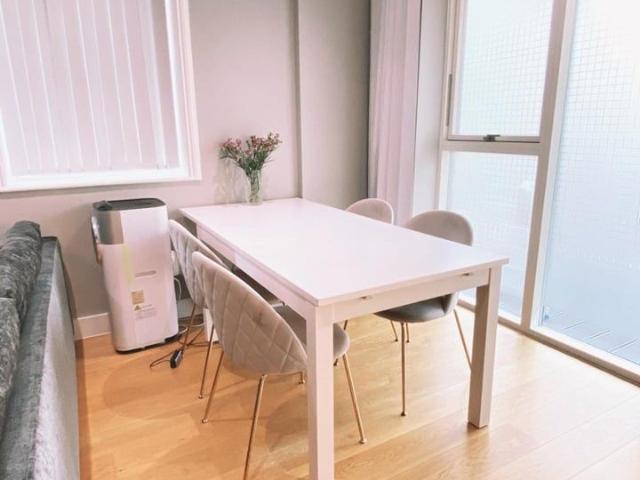 House for rent in Queen's Park, Greater London