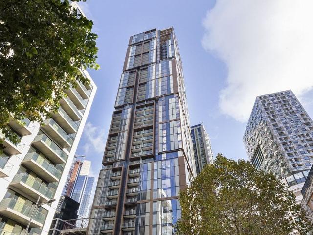 Apartment for rent in Poplar Grove, Greater London