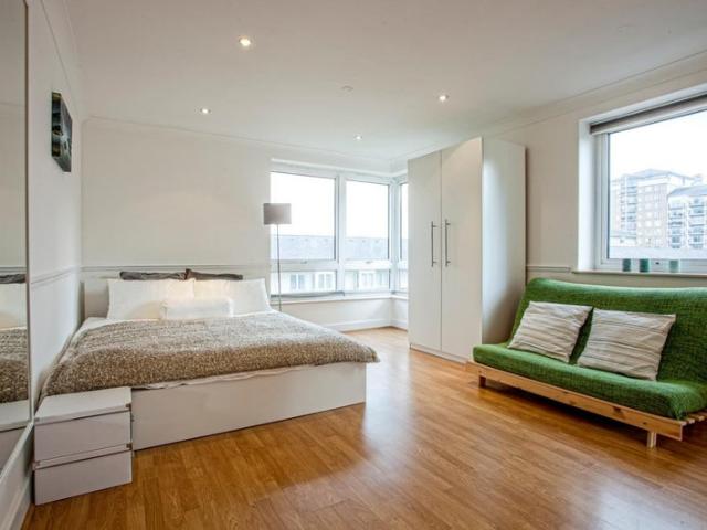 Apartment for rent in Virginia Quay, Blackwall