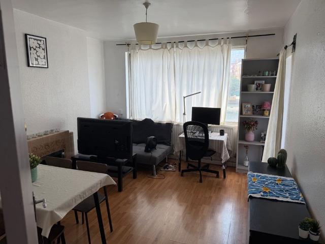 Apartment for rent in Brompton, Greater London