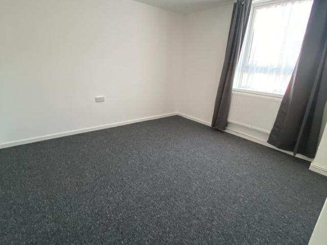 Apartment for rent in Poplar Grove, Greater London