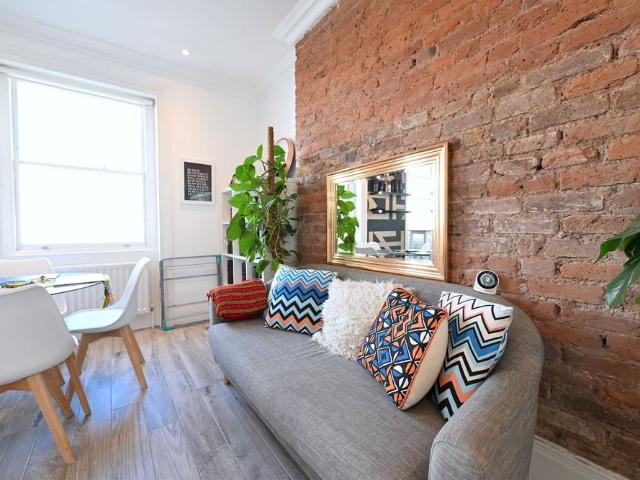 Apartment for rent in London Borough of Lewisham, Cat Hill