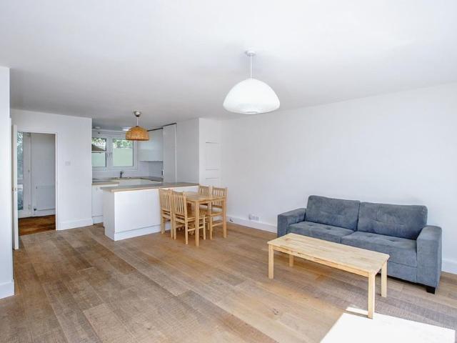 Apartment for rent in Chalk Farm, Greater London