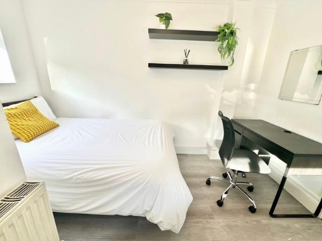 Apartment for rent in The Polygon, City Of Southampton