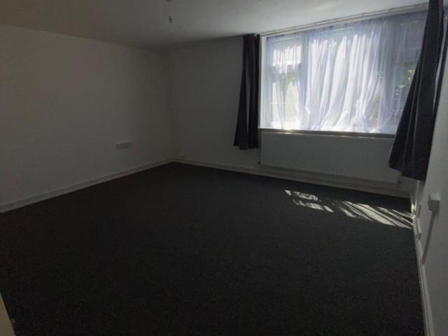 Apartment for rent in Poplar Grove, Greater London