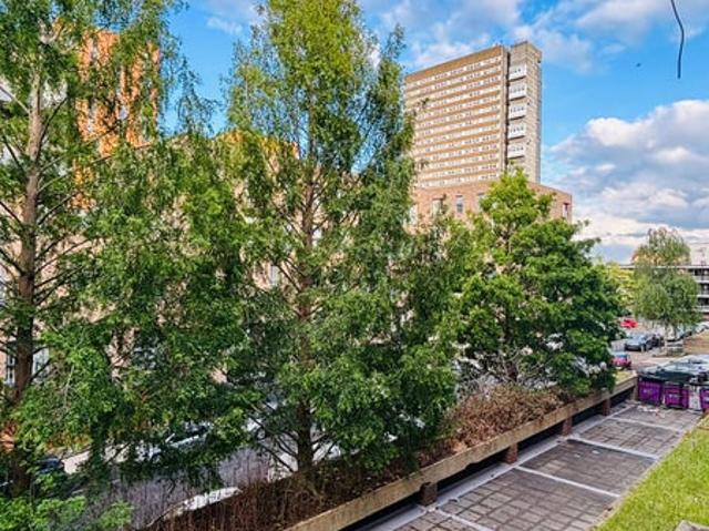 Apartment for rent in Samuda Estate, Isle Of Dogs