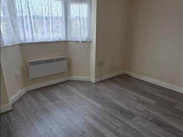 Apartment for rent in Lane, Greater London