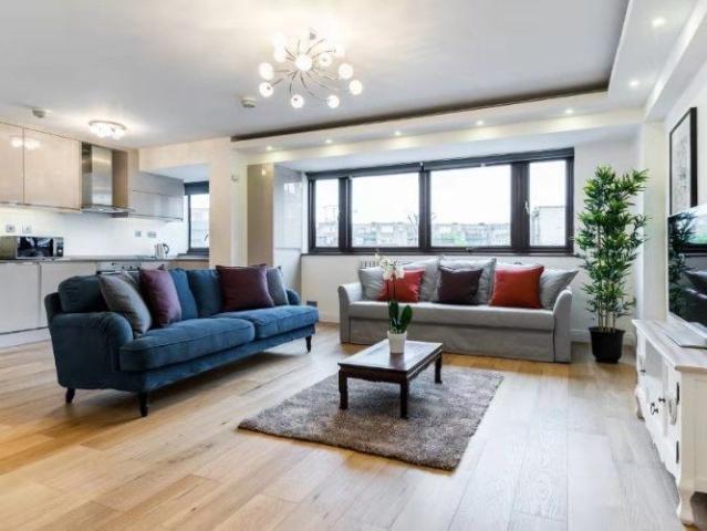 Apartment for rent in West Kensington, Greater London