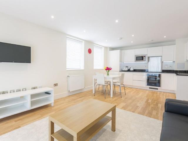 Apartment for rent in Poplar Grove, Greater London