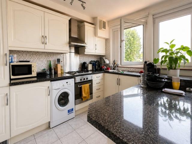 Apartment for rent in Stockwell Park, Greater London