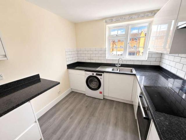 Apartment for rent in Birch Green, Lower Halliford