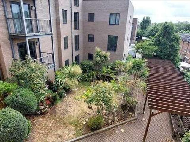 Apartment for rent in Colindale, Greater London