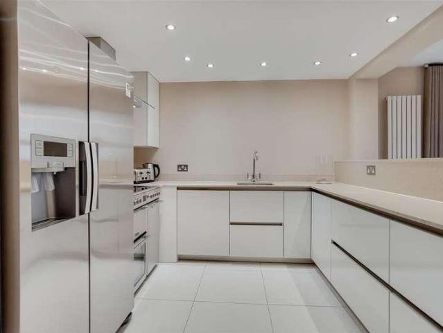Apartment for rent in St. John's Wood, Greater London