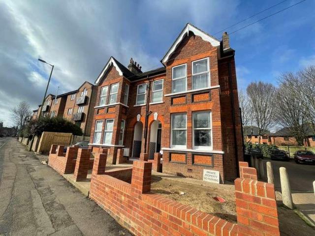 Apartment for rent in St Albans, Five Acres