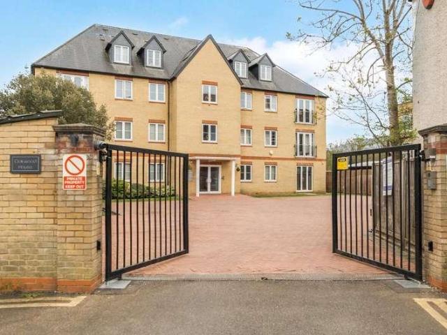 Apartment for rent in Elstree and Borehamwood, Borehamwood