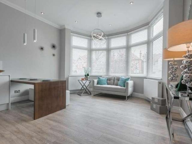 Apartment for rent in Dollis Hill, Greater London
