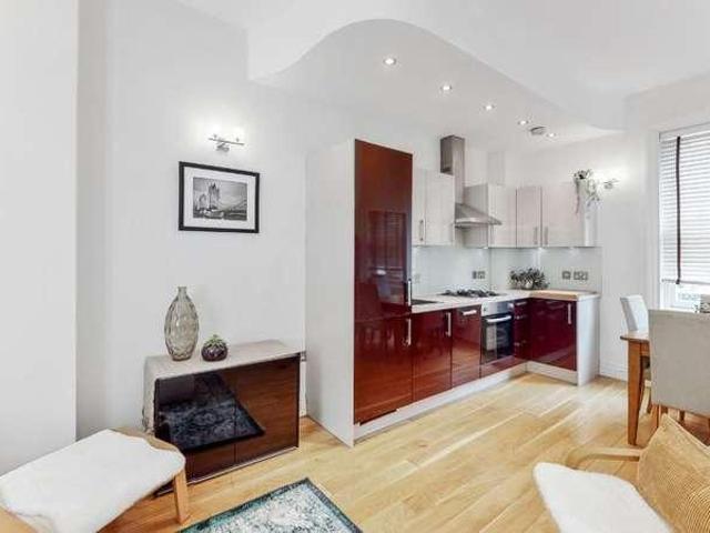 Apartment for rent in Chalk Farm, Greater London