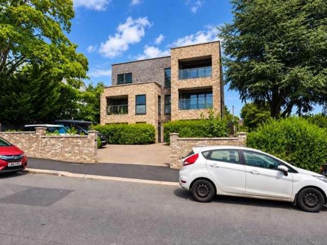 Apartment for rent in London Borough of Croydon, Purley