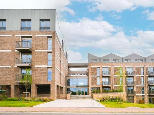 Apartment for rent in Pachesham Park, Surrey