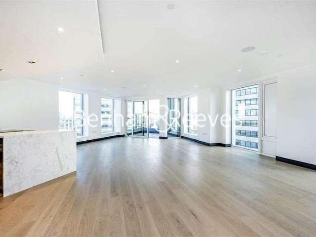 Apartment for rent in Brook Green, Greater London