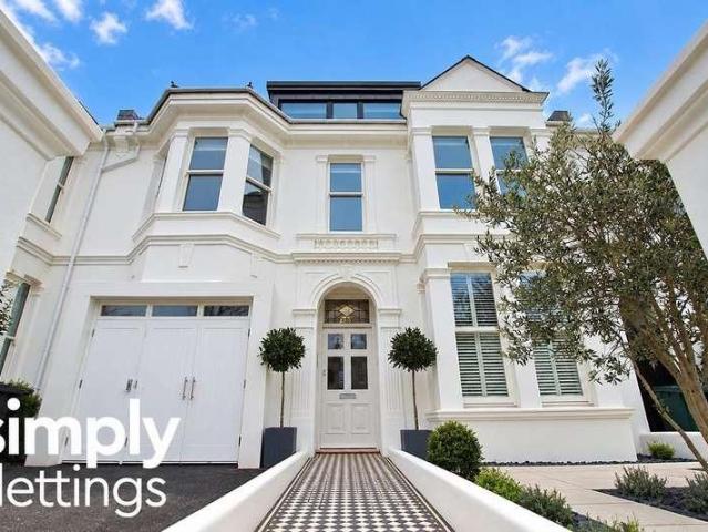 Apartment for rent in Aldrington