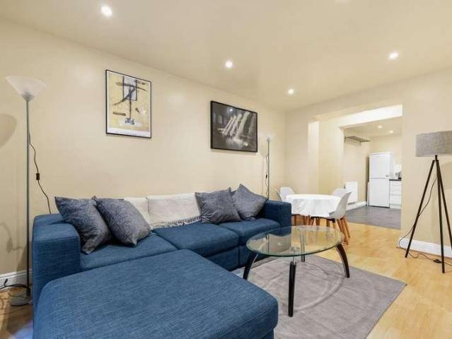 House for rent in Covent Garden, Victoria