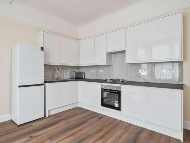 Apartment for rent in Norbiton, Greater London