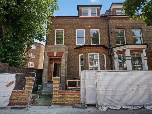 Apartment for rent in Brownswood Park, Stoke Newington