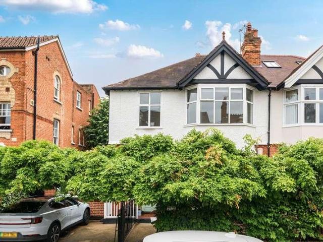 Apartment for rent in Kew, Greater London