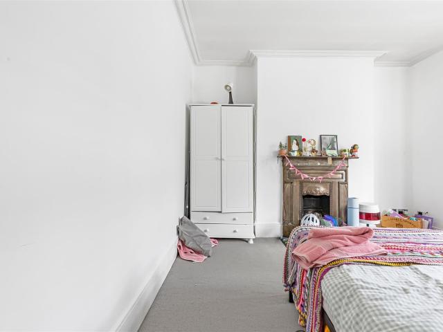 Apartment for rent in Mortlake, Greater London