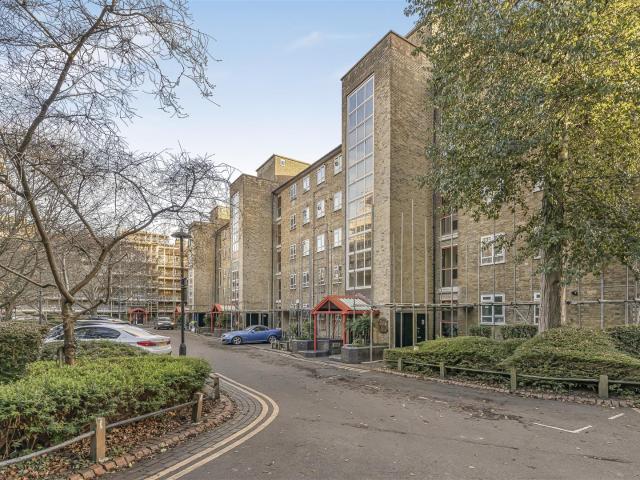 Apartment for rent in Southfields, Greater London