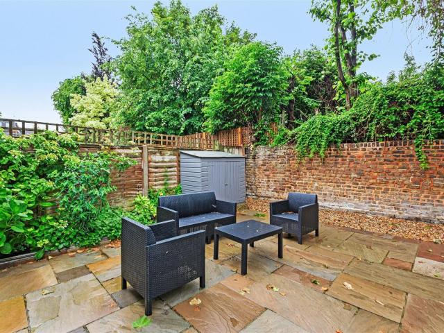 House for rent in Mortlake, Greater London