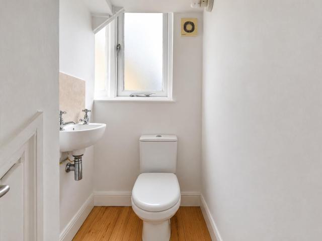 Apartment for rent in North Sheen, Greater London