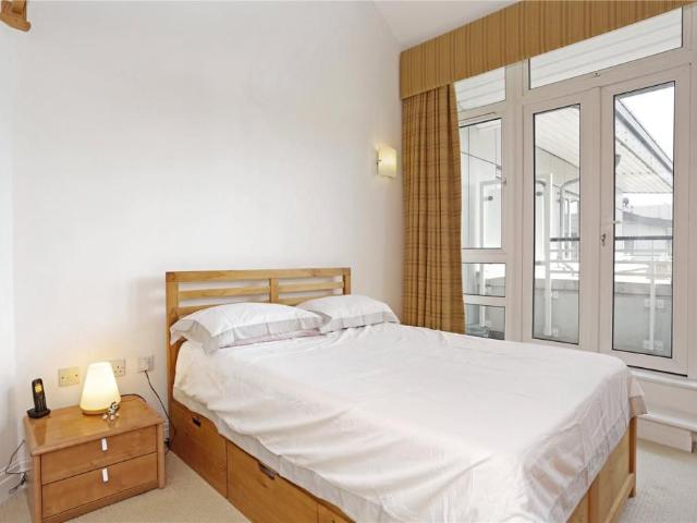 Apartment for rent in Isle Of Dogs, Isle Of Man