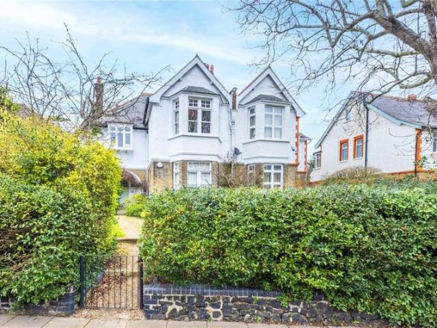 Apartment for rent in Whetstone, Greater London