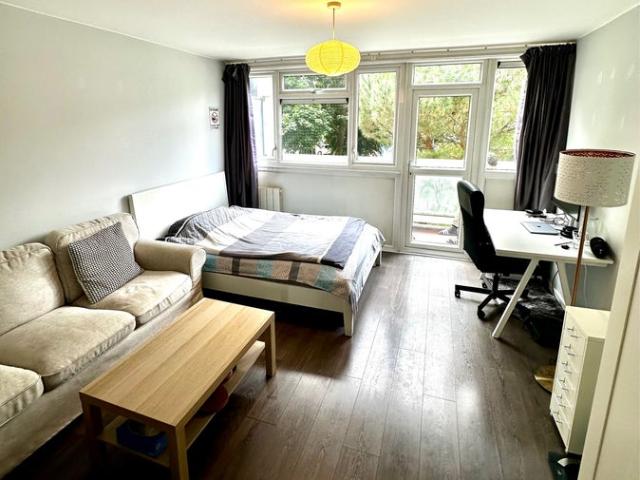 Apartment for rent in Oval, Greater London