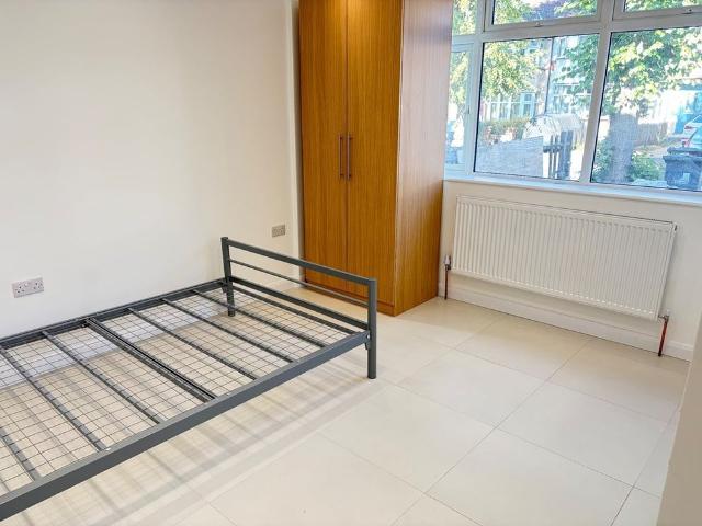 Apartment for rent in London Borough of Ealing, Greater London