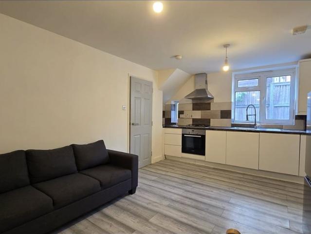Apartment for rent in Southgate, Oakwood
