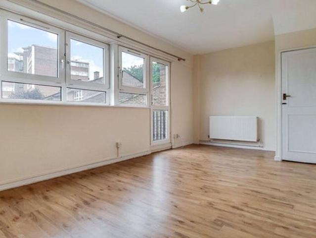 Apartment for rent in Southfields, Greater London