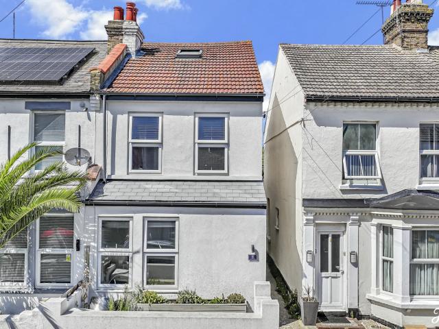 Farm for sale in Alton Barnes, Essex