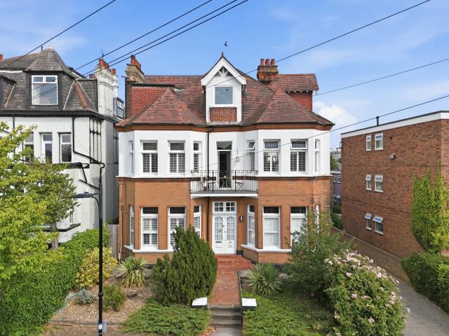 Apartment for sale in Alton Barnes, Essex