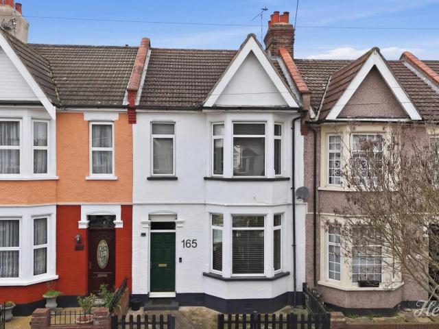 Cottage for sale in Alton Barnes, Essex