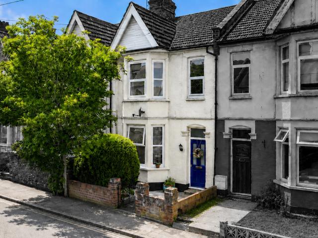 Cottage for sale in Alton Barnes, Essex