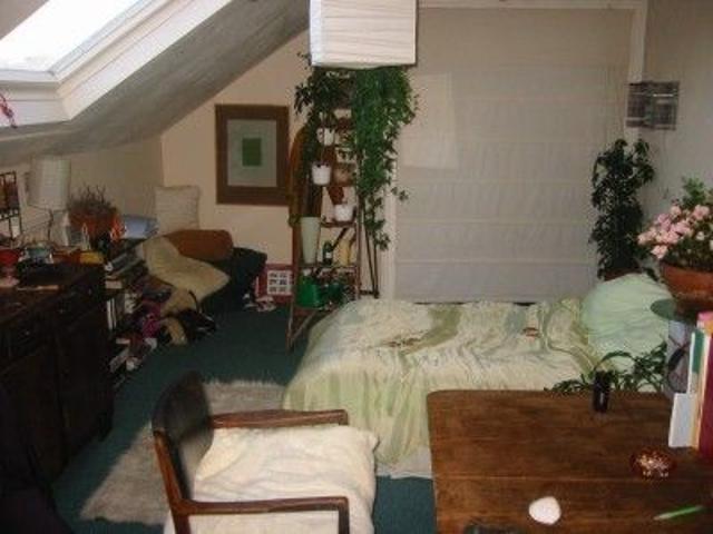 Room for rent in Hyde Park, West Yorkshire
